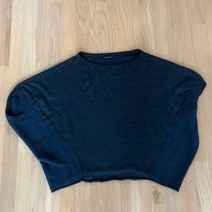 Short sleeve sweater